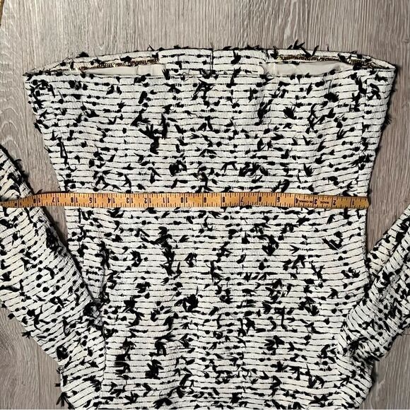 Chanel black and white Tweed 95 Cruise Karl Lagerfeld jacket Gold CC Buttons 40 - Picture 10 of 15